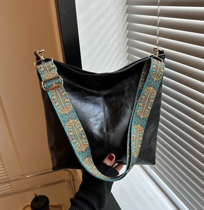 Vera - Premium Shoulder Bag