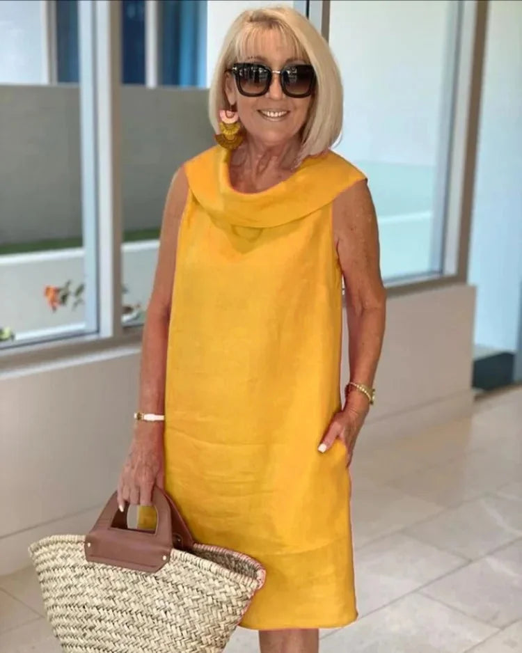 Perla – Sleeveless Sheath Dress with Round Neck